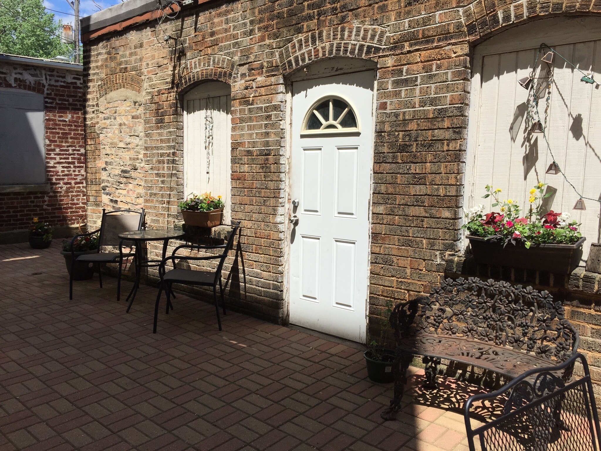 peaceful outdoor retreat - 1432 W Jonquil Terrace