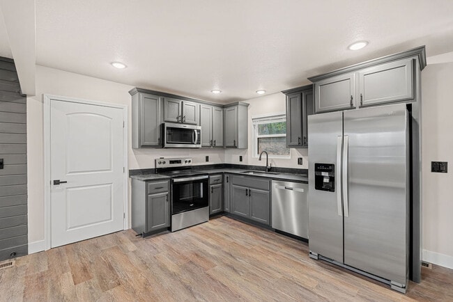 Building Photo - 3935 Wrights Ferry Rd