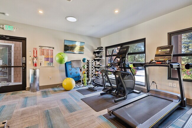 Building Photo - Summerhill Park