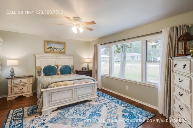 Building Photo - 419 E 2nd St