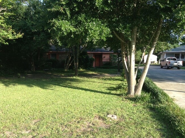 Building Photo - FOXCROFT