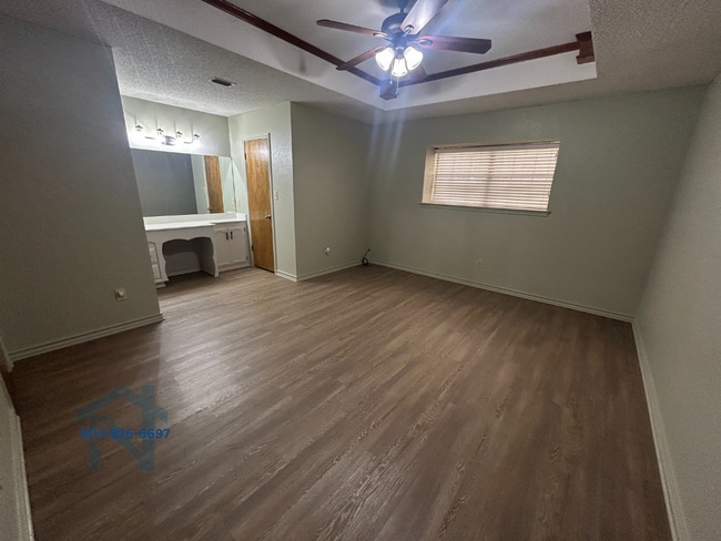 Building Photo - 203 Jeffrey Ln