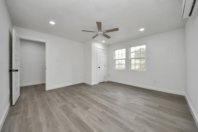 Building Photo - 1206 37th St