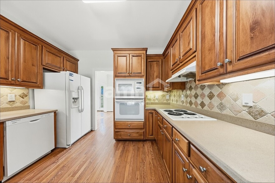 Building Photo - 4030 Belle Meade Cir