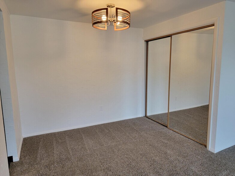 Dining room - 1001 Nanroc Dr