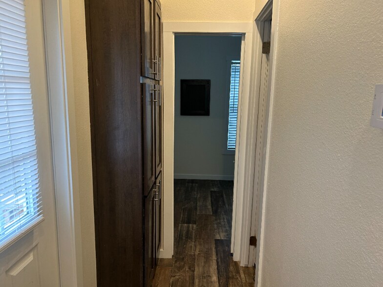 Building Photo - 5215 Crestway Rd