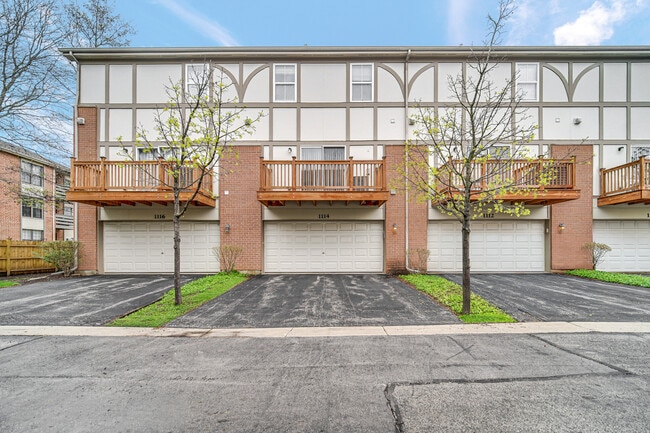 Building Photo - 1114 N Claremont Dr