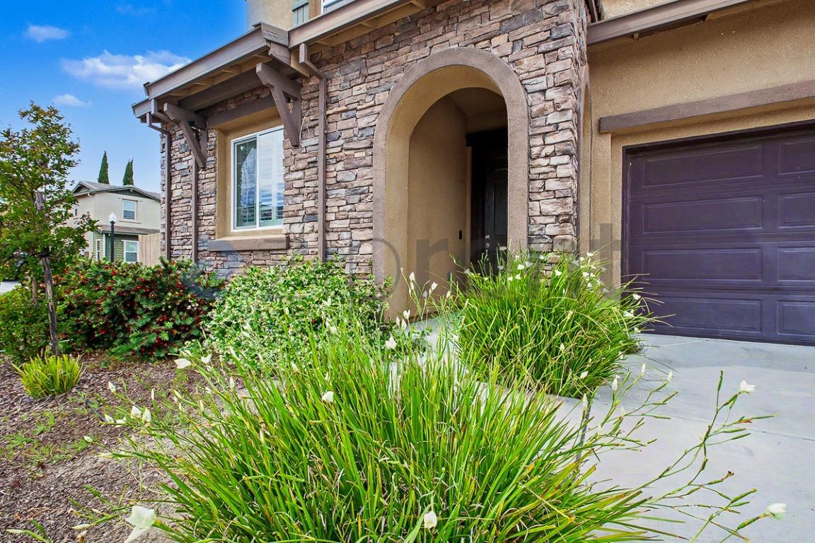 Building Photo - 101 Lily Bay Cir