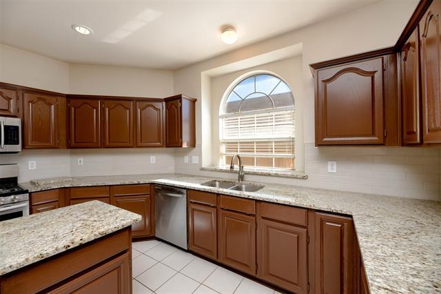 Building Photo - 2818 Cheverny Dr