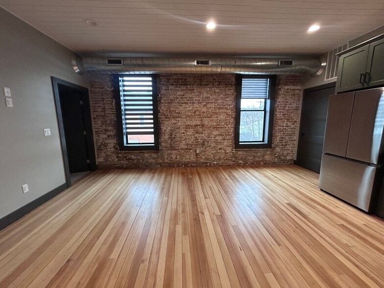 Building Photo - 101 Court St