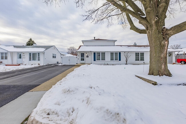 Building Photo - 8912 S Ryan Rd