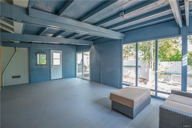 Building Photo - 1437 Smith St