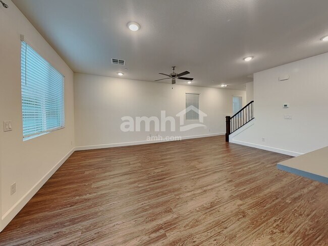 Building Photo - 3324 Blodwen St