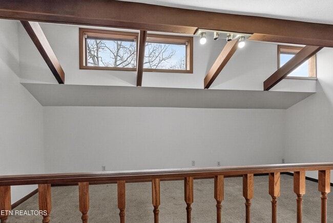 Building Photo - 1426 Mountain Ranch Rd