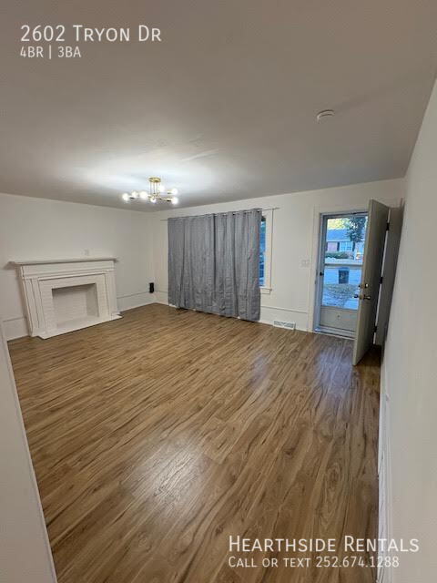 Building Photo - 2602 Tryon Dr