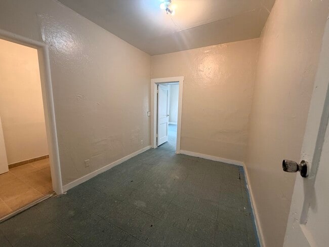 Building Photo - 504 El Prado