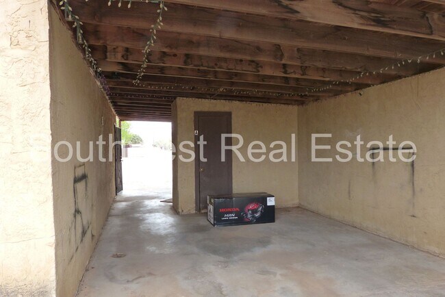 Building Photo - 120 Navajo Road