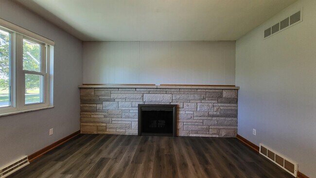 Building Photo - 10146 Baughman Rd