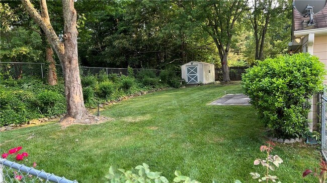 Building Photo - 995 Old Spring Way NE