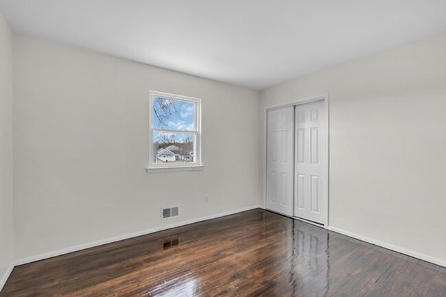 Building Photo - Newly Renovated 4-Bedroom Home with Pool i...