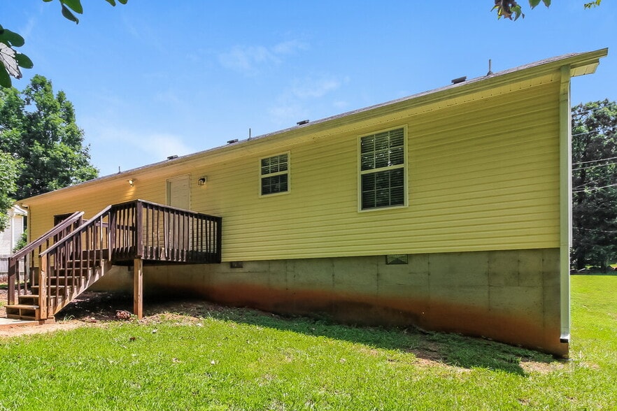 Building Photo - 60 Hunters Ridge Ct