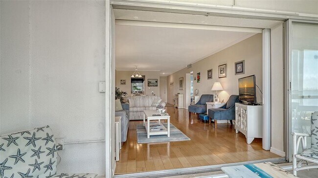 Building Photo - 3330 Gulf of Mexico Dr