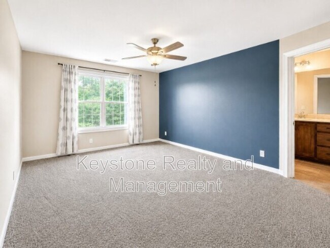Building Photo - 384 Wingfield Dr