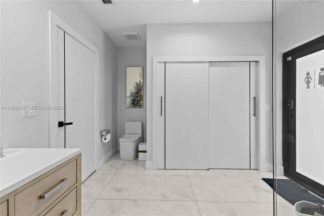 Building Photo - 9040 SW 110th Ave