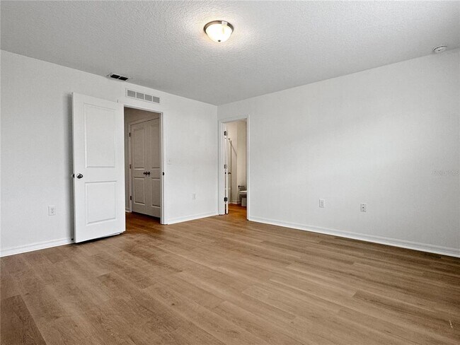 Building Photo - 959 Grandin St