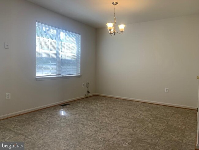 Building Photo - 217 Merrill Ct
