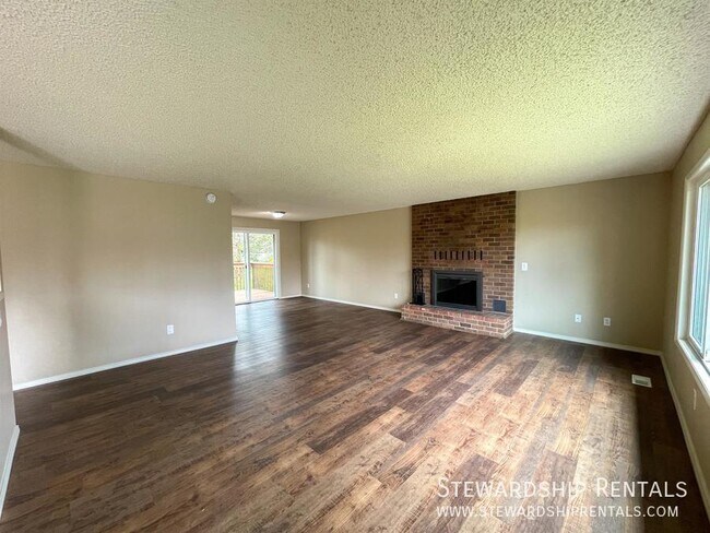 Building Photo - 3620 SE 36th Cir