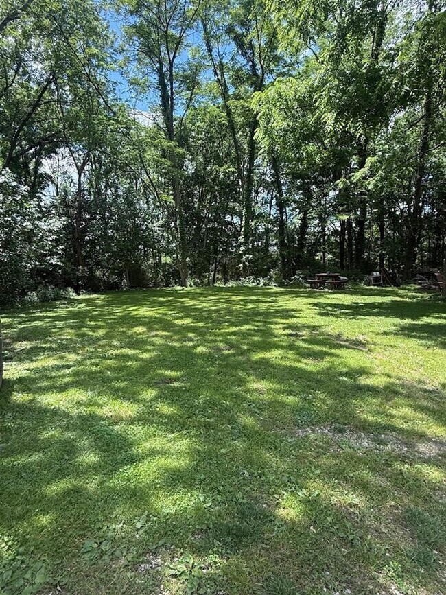 Building Photo - Three-bedroom one bathroom single family home for rent in North Canton