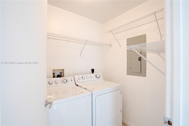 Building Photo - 3340 NE 190th St