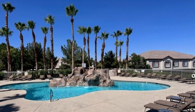 Building Photo - Beautiful 3 bedroom Condo in Summerlin- 2 weeks Free!!