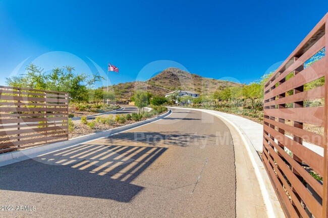 Building Photo - 1829 E Saguaro Park Ln