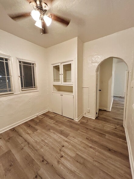Building Photo - 808 N Poinsettia Pl