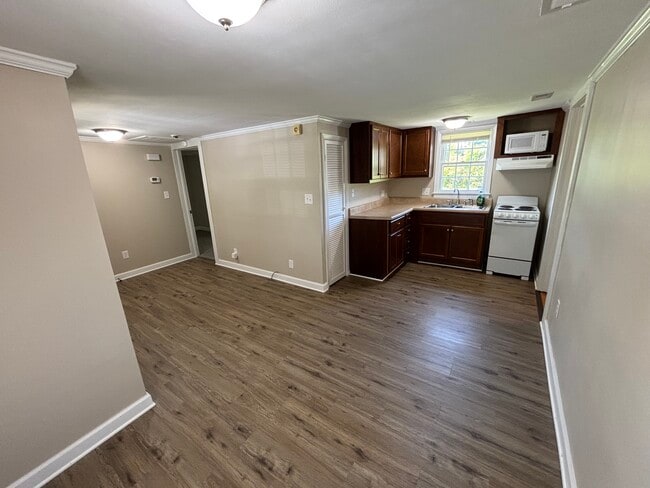 Primary Photo - 3016b Sigman St