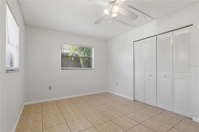 Building Photo - 216 4th Ave SW