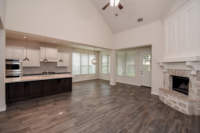 Building Photo - 27231 Symphony Creek Ln