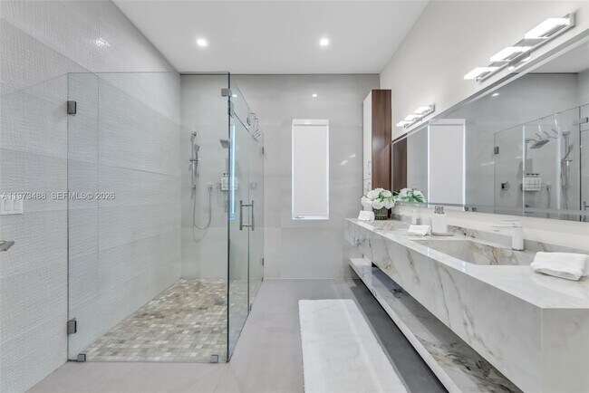 Building Photo - 3055 Carter St