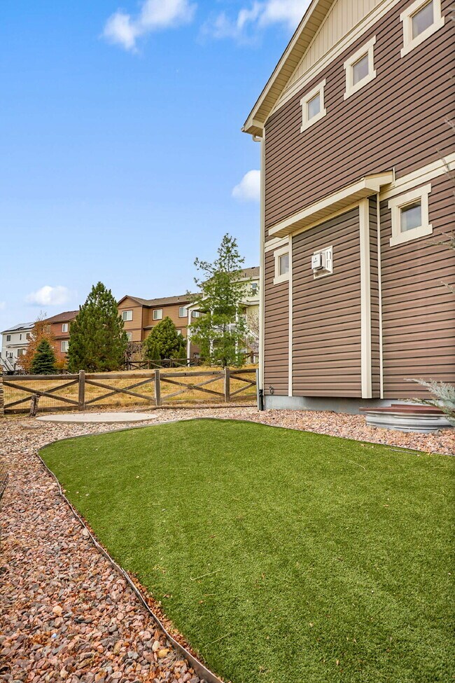 Building Photo - $2,400.00 - 4 Bed, 3.5 Bath Home in CO Springs with Great Community Amenities!