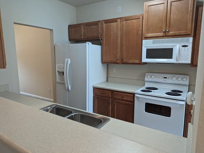 Building Photo - 155 Oakmont Dr