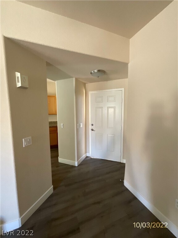 Building Photo - 1050 E Cactus Ave