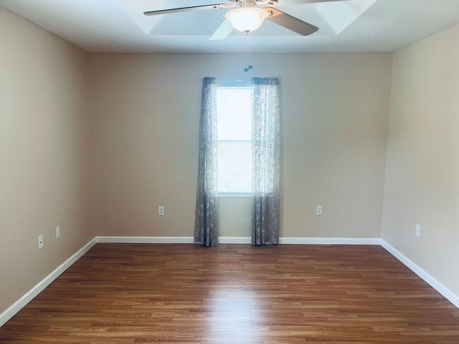 Building Photo - Charming 2-Bedroom in Candler with Large Y...