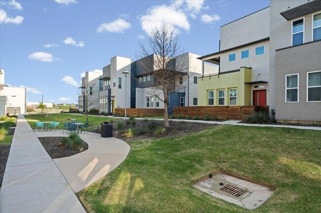 Building Photo - 9015 Cattle Baron Path