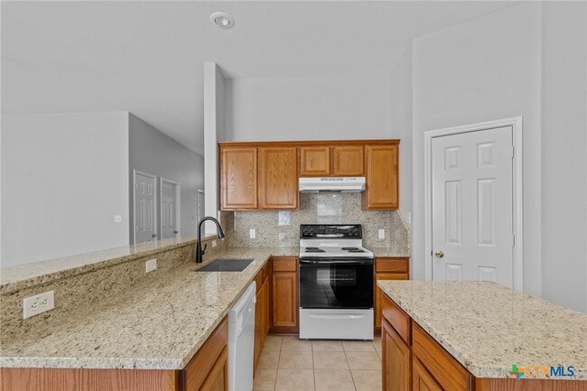 Building Photo - 111 Hackamore Ln