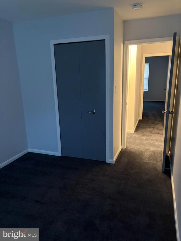 Building Photo - 424 Crisfield Dr