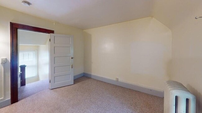 Building Photo - 930 Dewey-930DEW