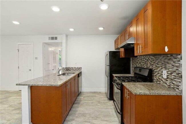 Building Photo - 5820 Berkman Dr