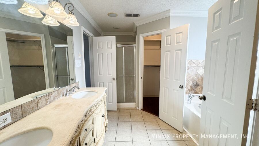 Building Photo - 156 Frankford Ct